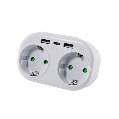 Europese standaard aansluitingsadapter met dubbele wisselstroom-aansluitingen, 2 USB-poorten en 1 Type-C-oplaadpoort 250V 10A