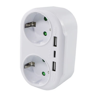 Europese standaard aansluitingsadapter met dubbele wisselstroom-aansluitingen, 2 USB-poorten en 1 Type-C-oplaadpoort 250V 10A