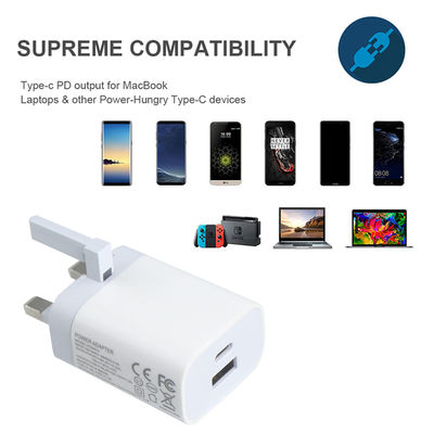 Britse 2-pin muuroplader met USB-C- en USB-A-poorten, 20W-uitgang, compacte dual-port-stroomadapter voor telefoon/tablet