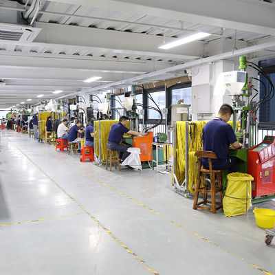 18 AWG IEC 60320 C5 naar C6 voedingsadapterkabel met 10A / 125V classificatie voor laptopadapters